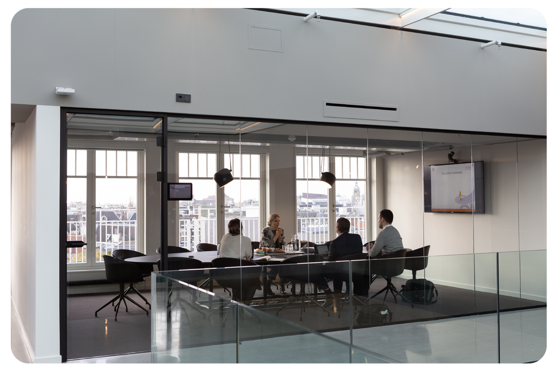 Enhancing Collaboration: The Power of a Well-Equipped Conference Room for Distributed Team Meetings