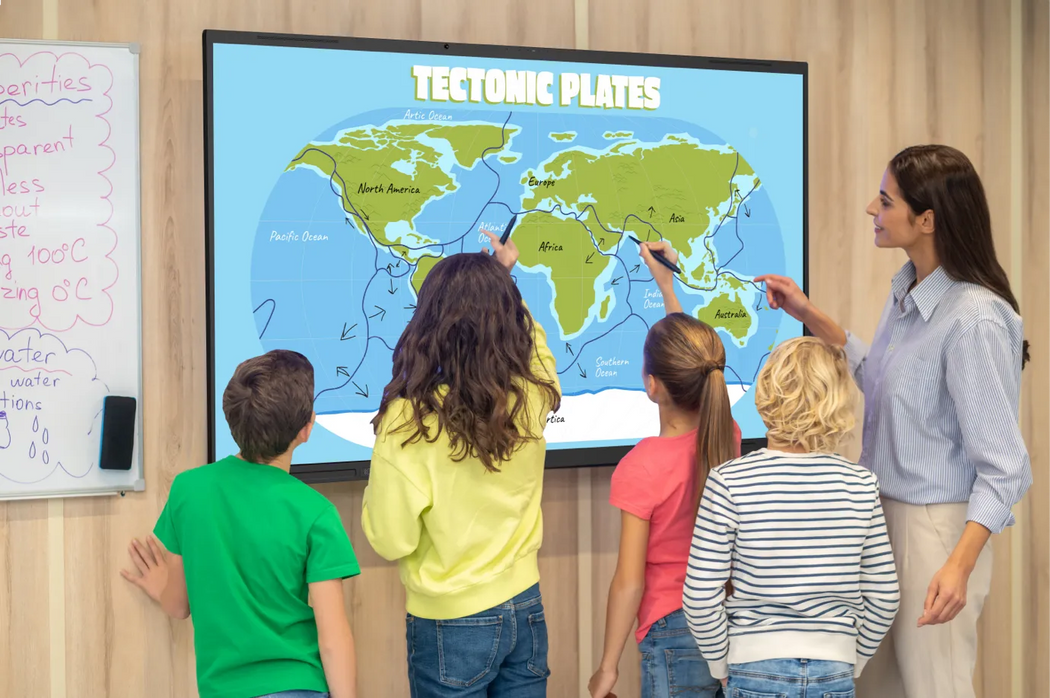 Clevertouch IMPACT LUX